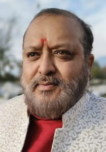 Actor From Shimla  संजय अभिनय, निर्देशन, मंच सज्जा, प्रकाश व्यवस्था जैसी रंगमंच की हर एक विधा में सिद्धहस्त हैं। उन्होंने 35 नाटकों में अभिनय किया है तथा डेढ़ दर्जन से ज्यादा नाटकों का निर्देशन किया है। हिंदी नाटकों के अलावा उनके पहाड़ी नाटक भी बहुत लोकप्रिय रहे हैं।