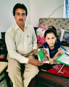 Writer of Himachal Pradesh काव्य वर्षा का काव्य संग्रह ‘नील गगन को छूने दो’ खूब चर्चित रहा है। हाल ही में काव्य वर्षा की लिखी शॉर्ट फिल्म ‘कैन्डल’ रिलीज हुई है। इससे पहले वे चप्पल और हैवन्स स्टेयर्स सहित आधा दर्जन शॉर्ट फिल्में लिख चुकी हैं।