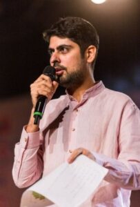 Standup Comedian वरुण ग्रोवर फिल्म लेखन और गीतकार के तौर पर भी खुद को स्थापित कर चुके हैं। 