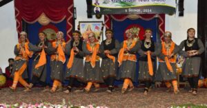 राज्यपाल शिव प्रताप शुक्ला ने वीरवार को राष्ट्रीय शिक्षक दिवस पर शिक्षा के क्षेत्र में उत्कृष्ट योगदान के लिए प्रदेश भर के शिक्षकों को राज्य स्तरीय पुरस्कार से सम्मानित किया।
