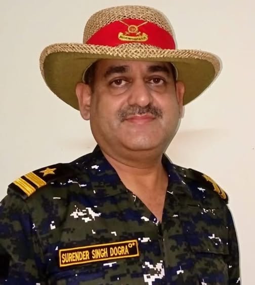 इंडिया बुक ऑफ रिकार्ड’ में दर्ज है 47 डिग्रियों वाले नगरोटा बगवां के नेवी ऑफिसर डॉ. सुरेंद्र डोगरा का नाम