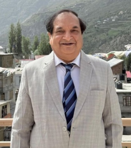 कभी पढ़ाई के लिए था सुविधाओं का अभाव, कड़ी मेहनत से दिया किस्मत को जवाब, एम्स ऋषिकेश के नवनियुक्त अध्यक्ष डॉ. राज बहादुर की प्रेरककथा