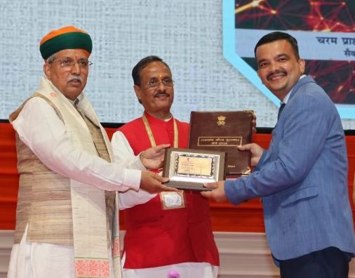 हिंदी में तकनीकी और वैज्ञानिक लेखन के लिए मंडी के वरिष्ठ रक्षा वैज्ञानिक राकेश कुमार ठाकुर को राजभाषा गौरव पुरस्कार