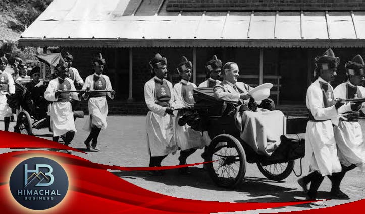 इतिहास में दर्ज तस्वीर : 24 जून 1939 की सुबह, हाथों से खींचे जाने वाले रिक्शे पर सवार ब्रिटिश भारत के वाइसराय लॉर्ड लिंलिथगो और लेडी लिंलिथगो