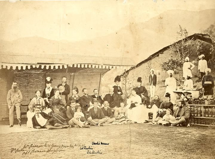 धर्मशाला की डेढ़ सदी पुरानी दुर्लभ तस्वीर, नेशनल आर्मी म्यूज़ियम लंदन में महफूज, इतिहास का नया दरवाजा खोलती 1873 की एक तस्वीर