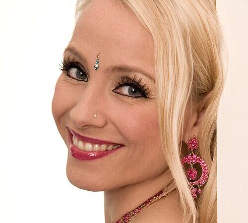 कुल्लू से होशियारपुर तक के बस का सफर की ‘मेहरबानी’, डेनमार्क की एनिटा ने पंजाबी संगीत में लिख दी प्रेरक कहानी